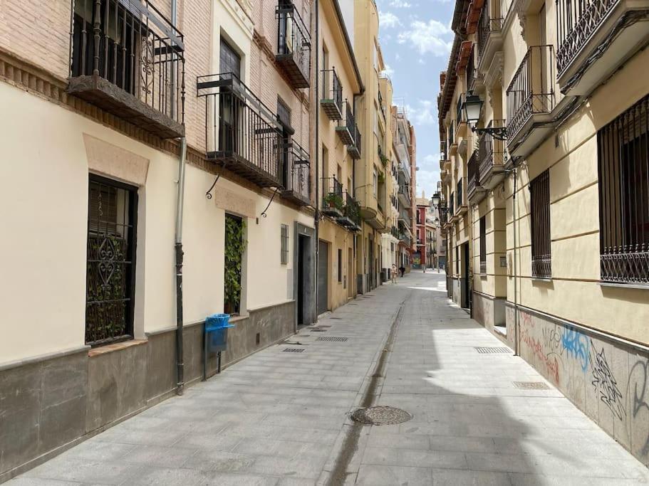 Lovely 2-Bed In Granada 1Min To Gran Via De Colon By Sharingco Exterior foto